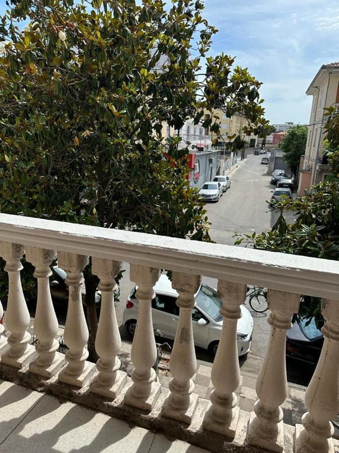 City Center Shkodra B&B Buitenkant foto